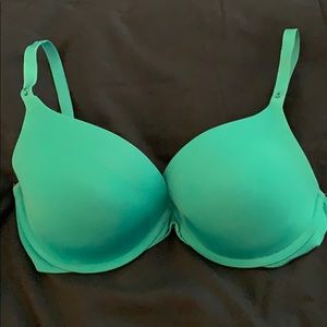 Victoria’s Secret 34D bra